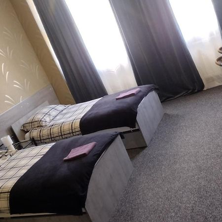 Hotelik Mona-Pokoje Z Lazienkami แอลบลอง ภายนอก รูปภาพ