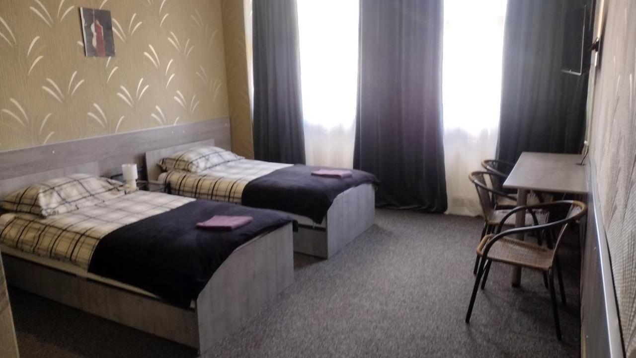 Hotelik Mona-Pokoje Z Lazienkami แอลบลอง ภายนอก รูปภาพ