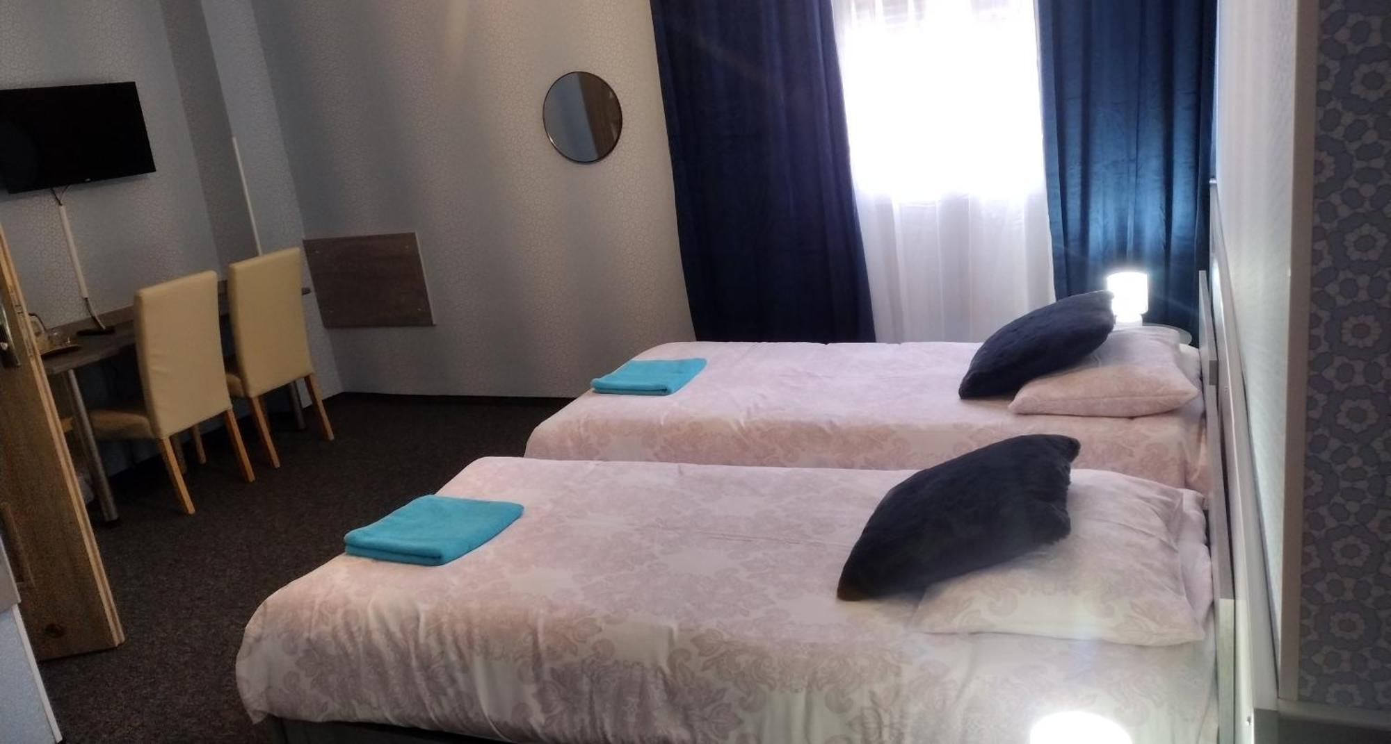 Hotelik Mona-Pokoje Z Lazienkami แอลบลอง ภายนอก รูปภาพ